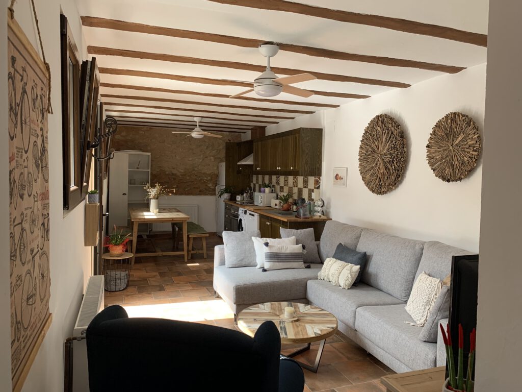 Alojamiento rural en alfafara - Agrinomia salon
