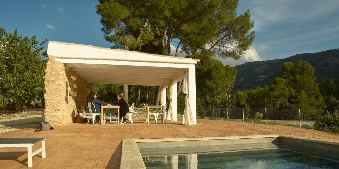 masía en la montaña - casa piscina